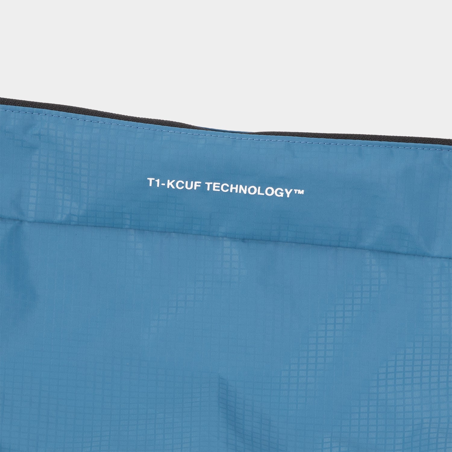 HUF (ハフ) Worldwide JP /BAGS(バッグ)/ HUF®eightynine SHOULDER BAG商品 / LT BLUE