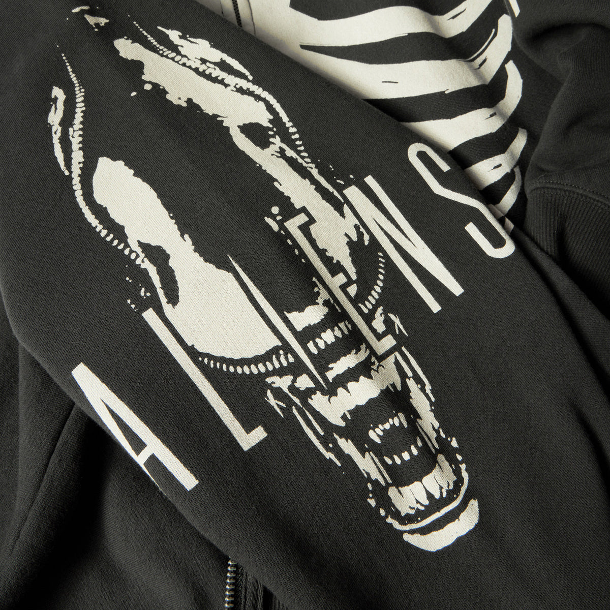 HUF (ハフ) Worldwide JP /HOODIES(パーカー)/ HUF X ALIENS FACEHUGGER FULL ZIP WASHED HOODIE商品 / VINTAGE BLACK