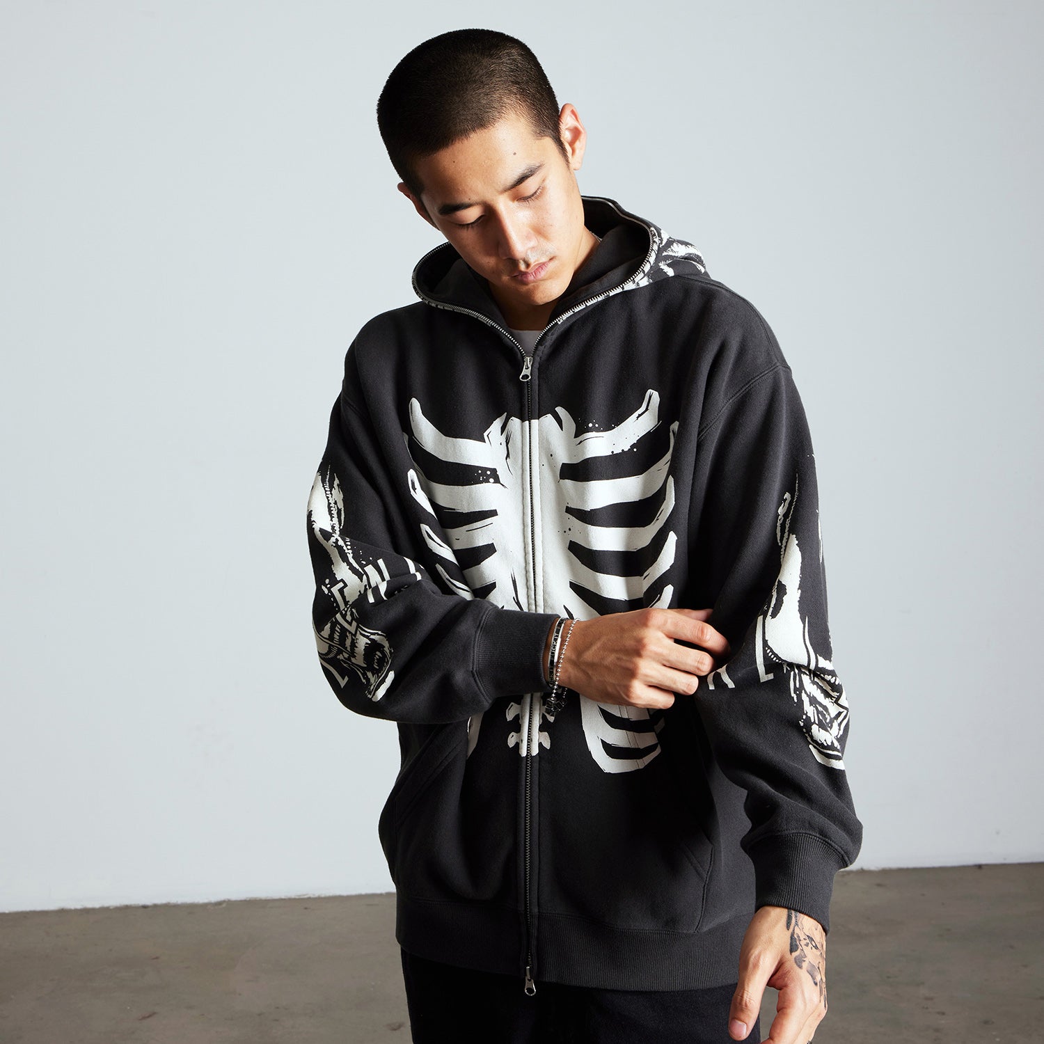 HUF (ハフ) Worldwide JP /HOODIES(パーカー)/ HUF X ALIENS FACEHUGGER FULL ZIP WASHED HOODIE商品 / VINTAGE BLACK
