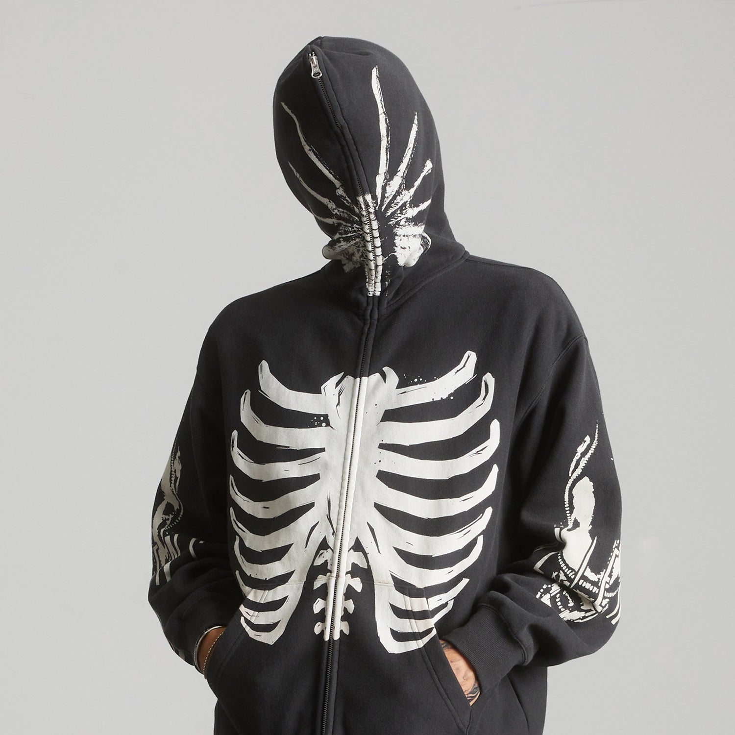HUF (ハフ) Worldwide JP /HOODIES(パーカー)/ HUF X ALIENS FACEHUGGER FULL ZIP WASHED HOODIE商品 / VINTAGE BLACK