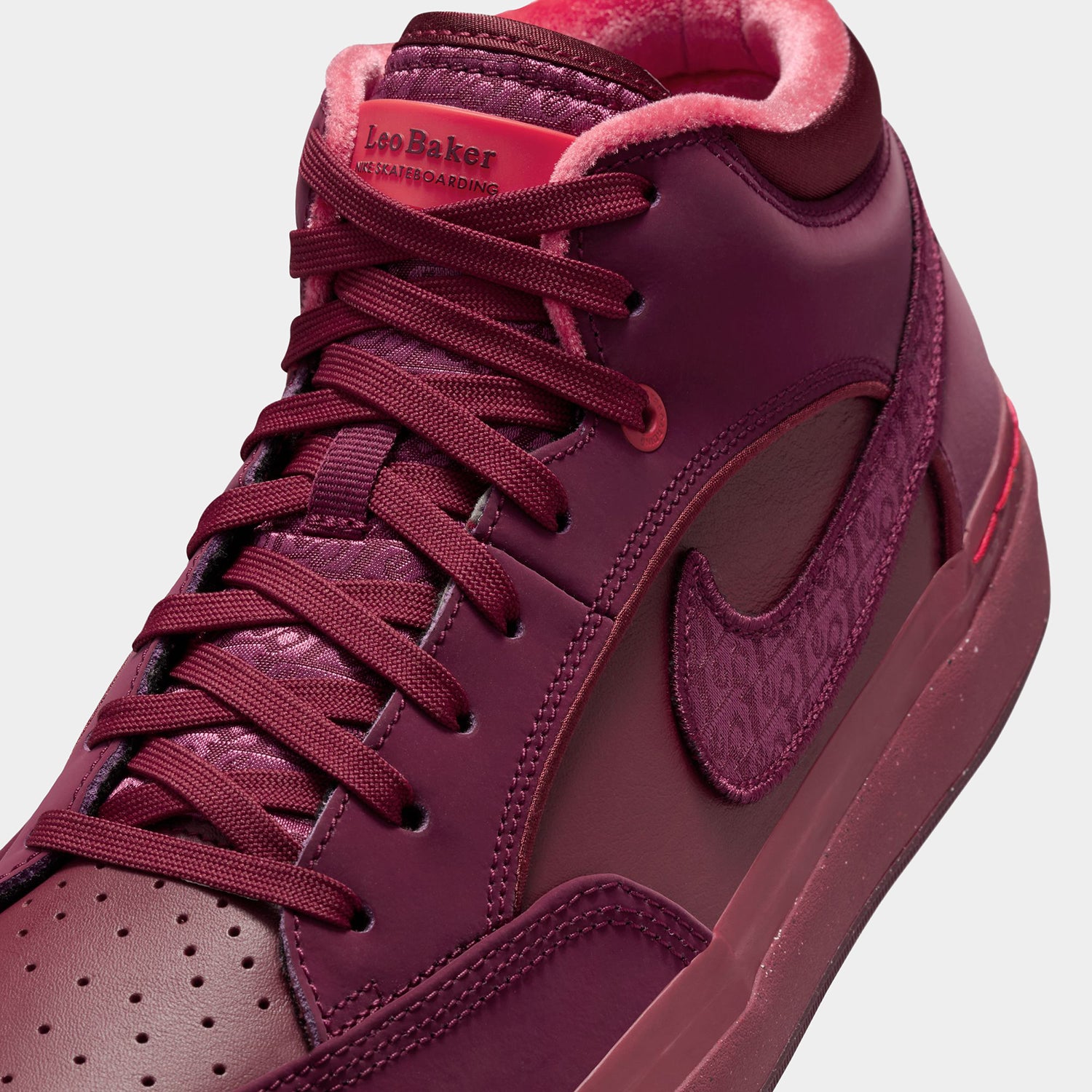 HUF (ハフ) Worldwide JP /FOOTWEAR(スニーカー)/ NIKE SB REACT LEO PRM商品 / RED