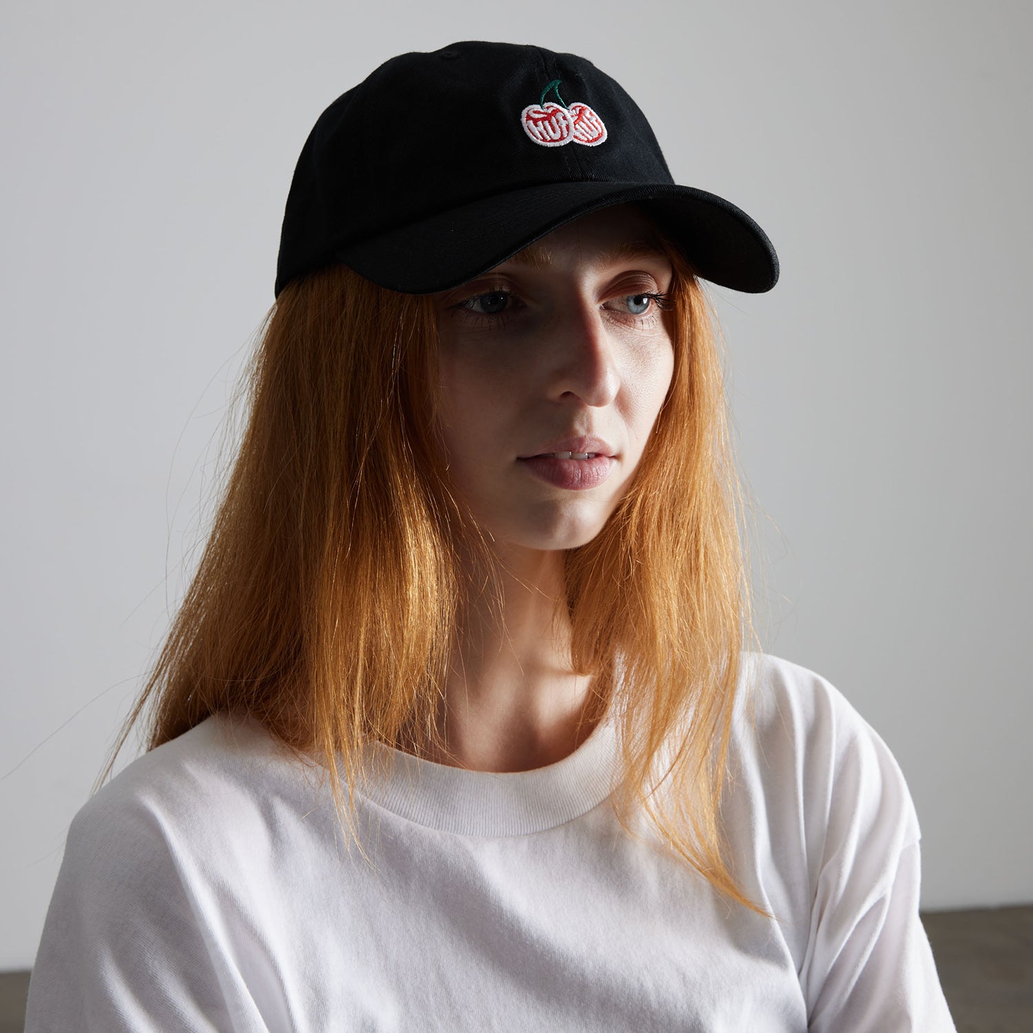 HUF (ハフ) Worldwide JP /HATS & BEANIES(ハット&ビーニー)/ CHERRIES 6 PANEL CV HAT商品 / BLACK