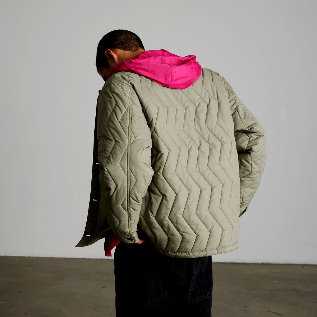 HUF (ハフ) Worldwide JP /JACKETS(ジャケット)/ ZIG ZAG QUILTED CHORE JACKET商品 / BLACK