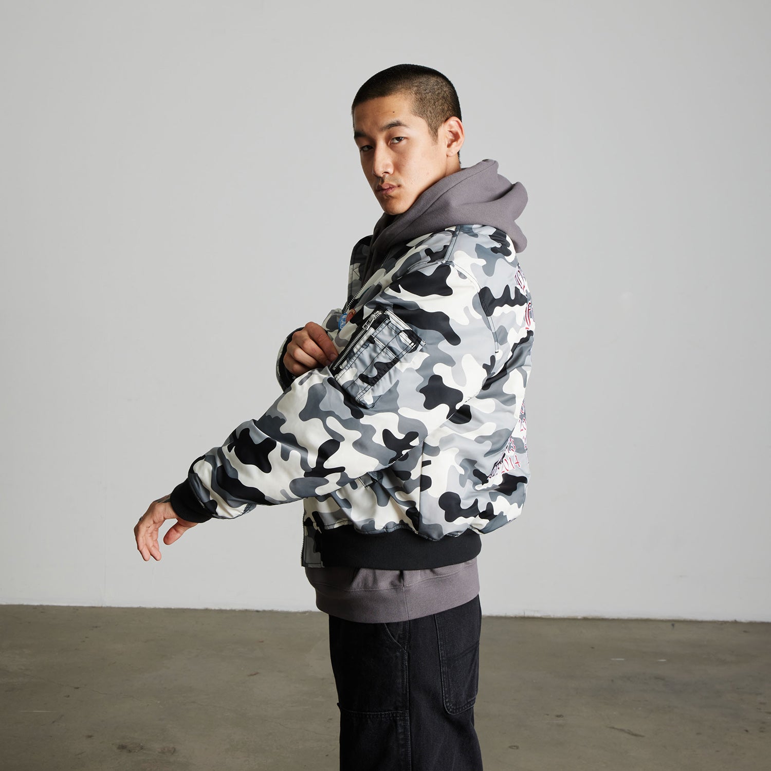 HUF (ハフ) Worldwide JP /JACKETS(ジャケット)/ OLYMPIA CAMO FLIGHT JACKET商品 / CAMO