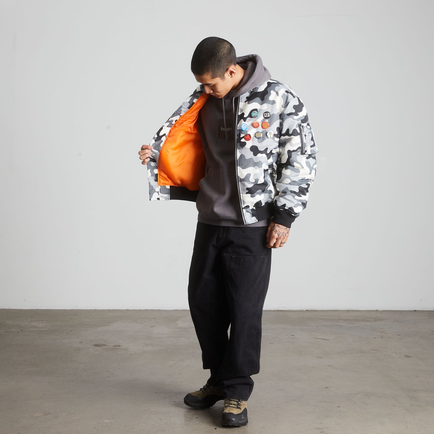 HUF (ハフ) Worldwide JP /JACKETS(ジャケット)/ OLYMPIA CAMO FLIGHT JACKET商品 / CAMO