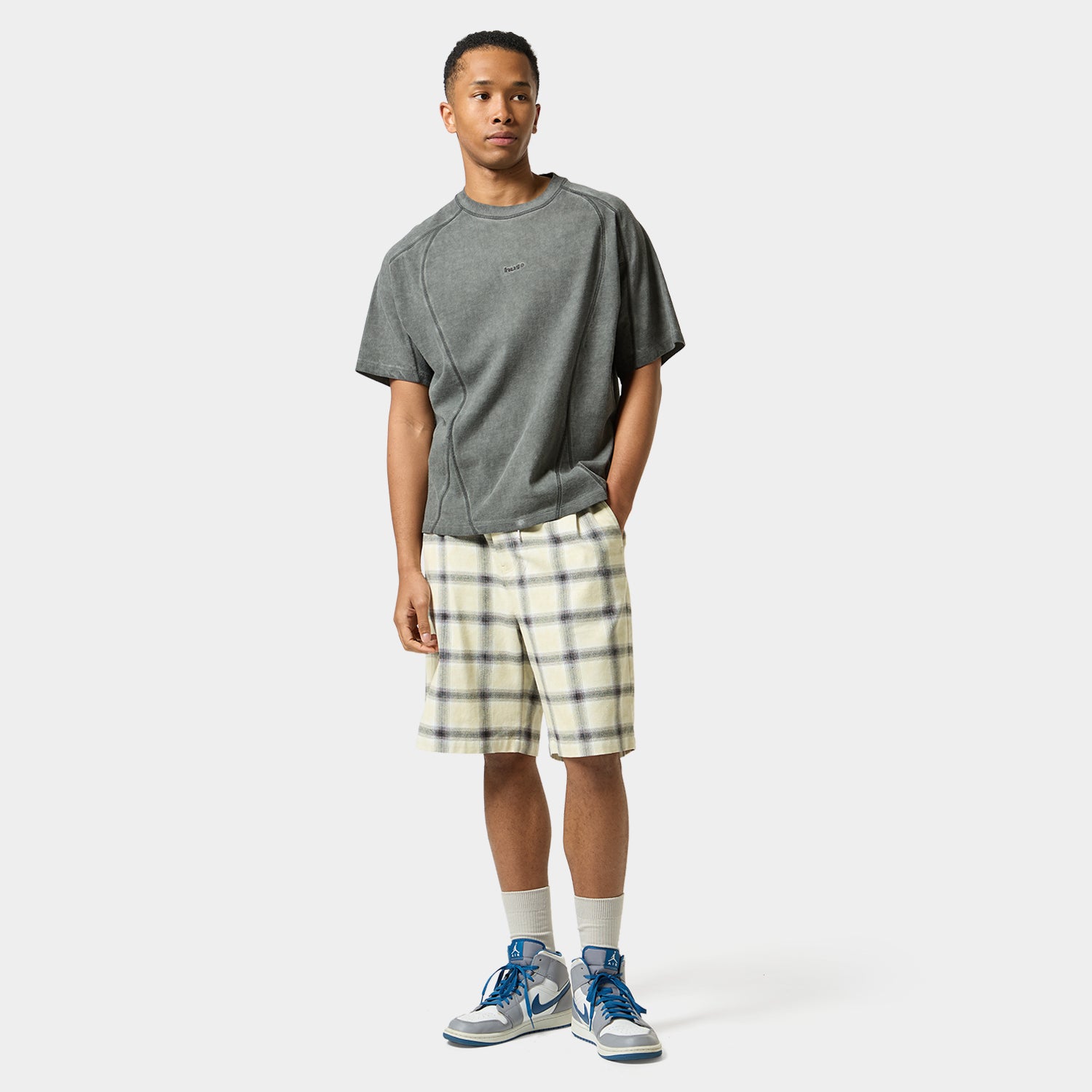 HUF (ハフ) Worldwide JP /TOPS & SHIRTS(トップス&シャツ)/ WASHED PANELED CREW商品 / LT BLUE