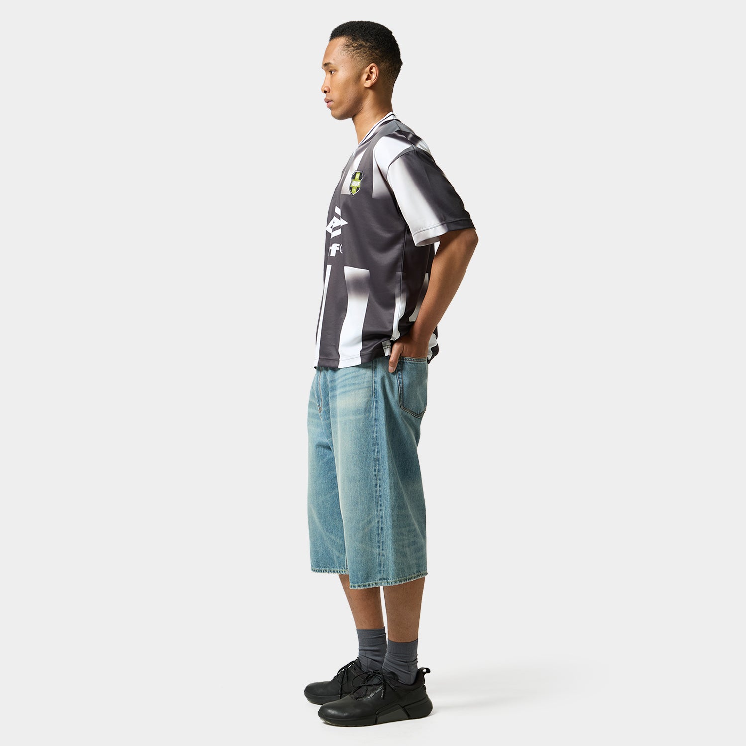 HUF (ハフ) Worldwide JP /TOPS & SHIRTS(トップス&シャツ)/ HUF X UMBRO STRIPE JERSEY商品 / BLACK