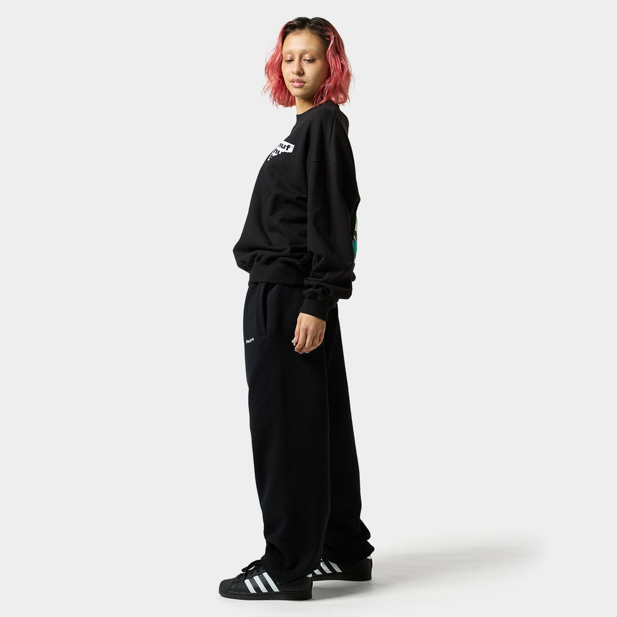 HUF (ハフ) Worldwide JP /SWEATSHIRTS(スウェットシャツ)/ MEMORY OF FREEDOM CREWNECK商品 / BLACK