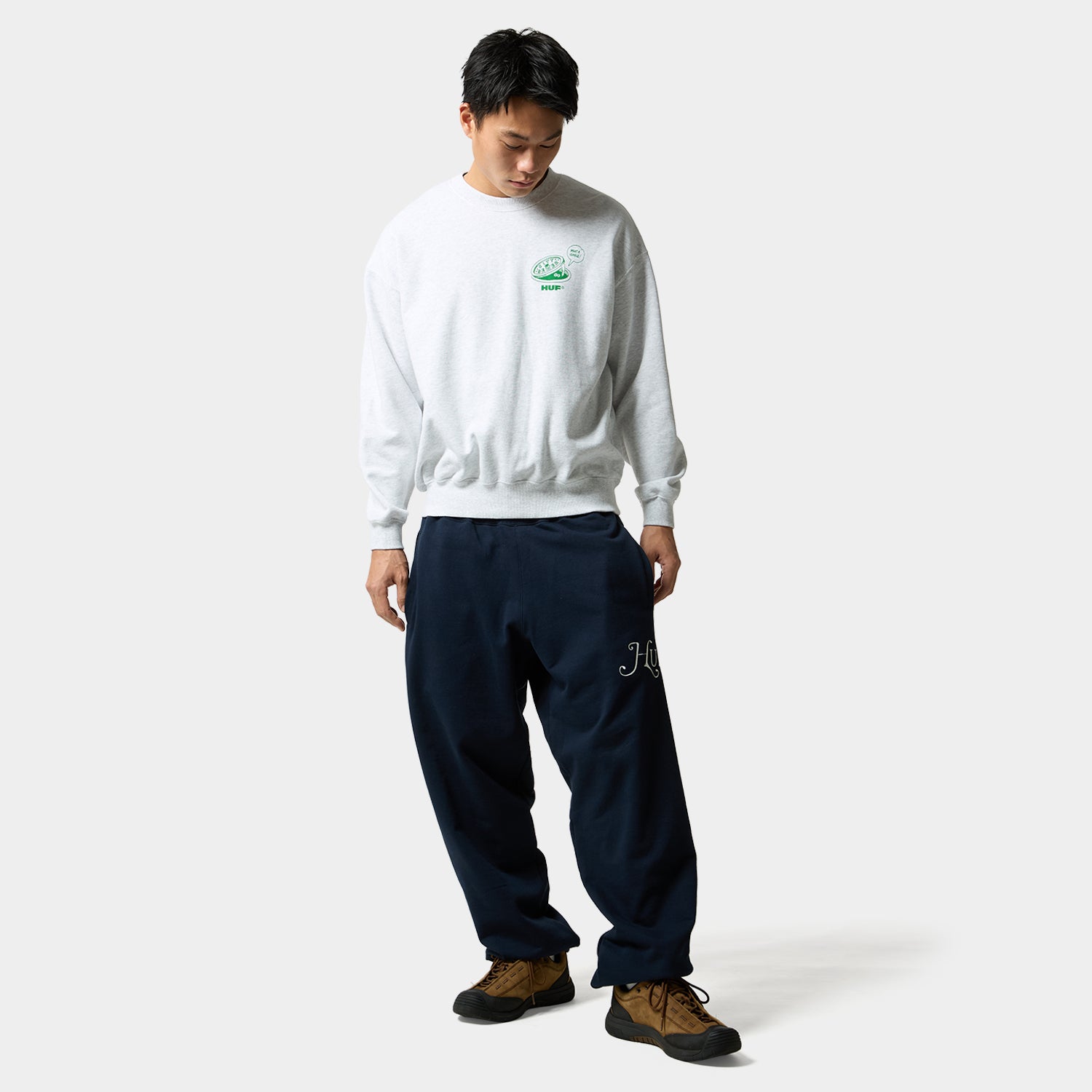 HUF (ハフ) Worldwide JP /SWEATSHIRTS(スウェットシャツ)/ WHAT A JUNGLE CREW商品 / ASH GREY