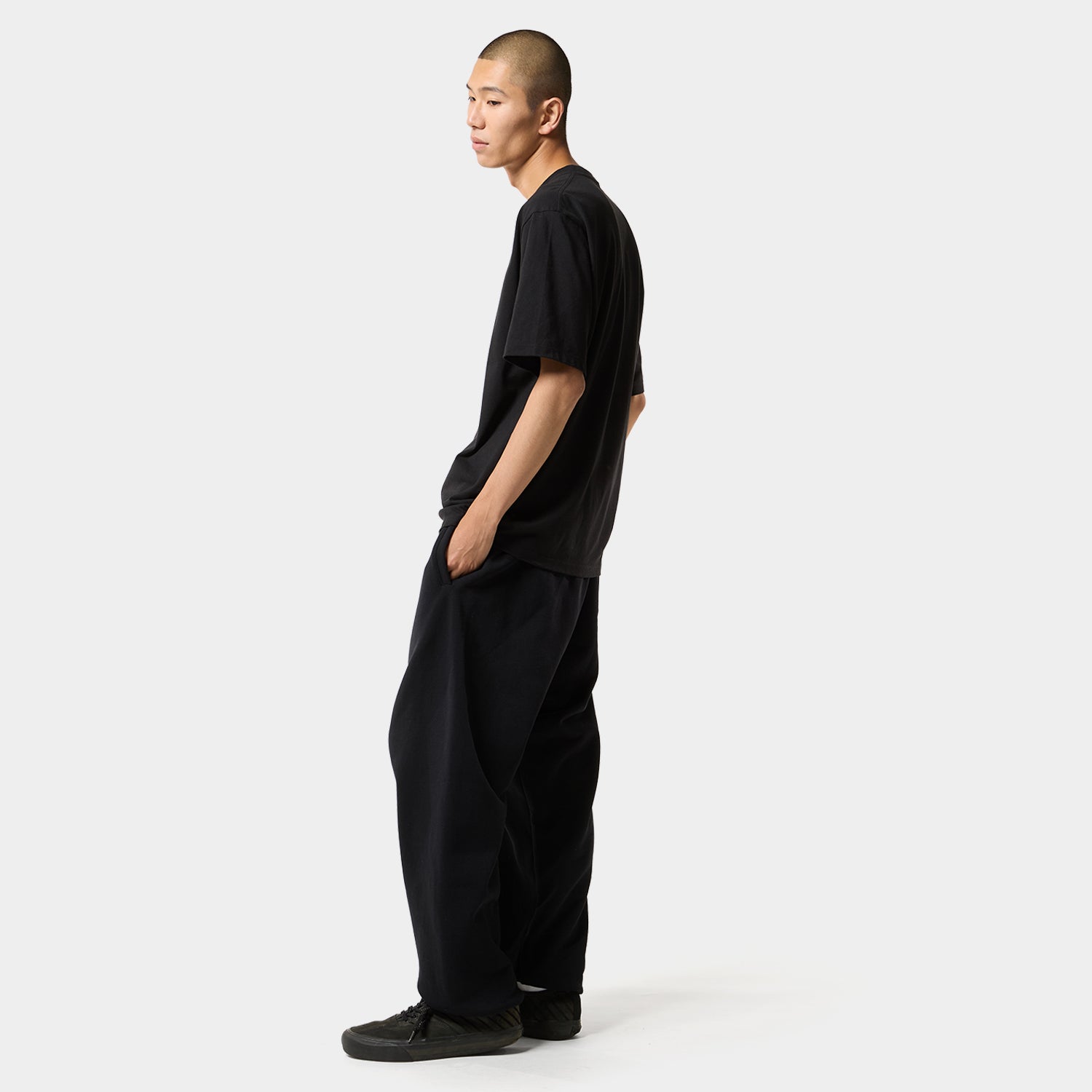 HUF (ハフ) Worldwide JP /T-SHIRTS(Tシャツ)/ H DOT TEE商品 / BLACK