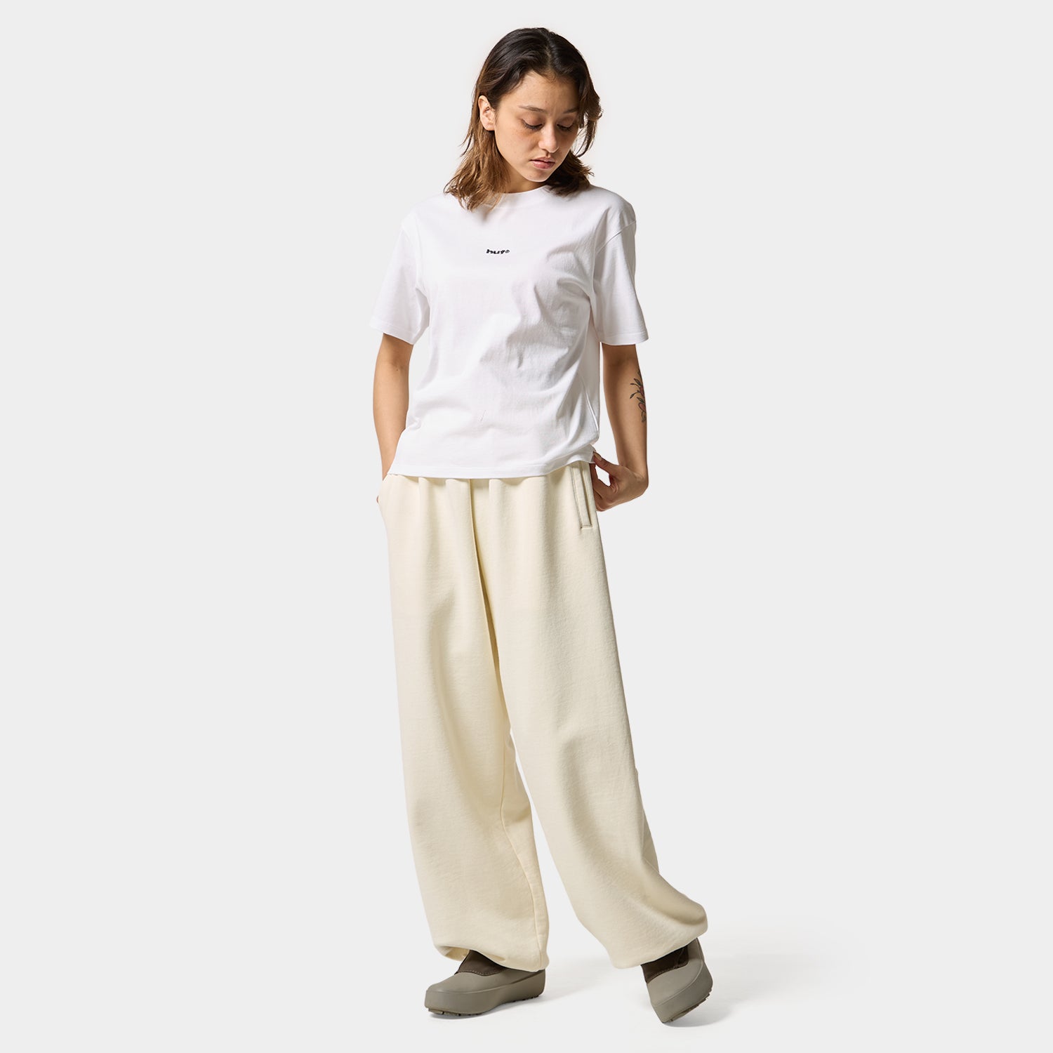 HUF (ハフ) Worldwide JP /T-SHIRTS(Tシャツ)/ HUF®EIGHTYNINE TINY TEE商品 / WHITE