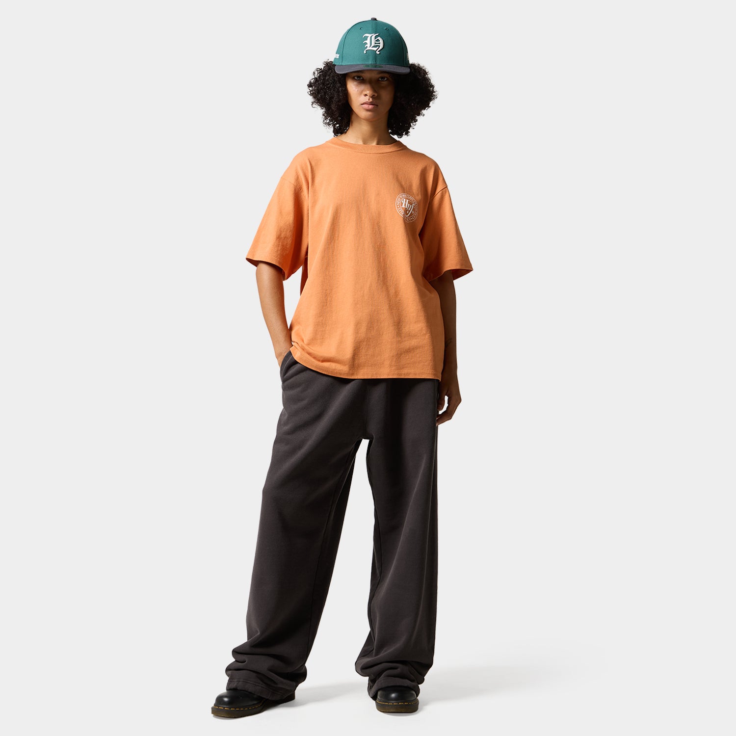 HUF (ハフ) Worldwide JP /T-SHIRTS(Tシャツ)/ SHARP SCRIPT TEE商品 / LT BLUE
