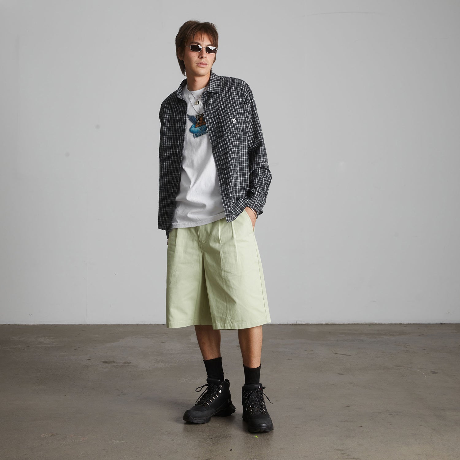 HUF (ハフ) Worldwide JP /TOPS & SHIRTS（トップス&シャツ）/ MEGABLAST LS WOVEN TOP商品 / BLACK