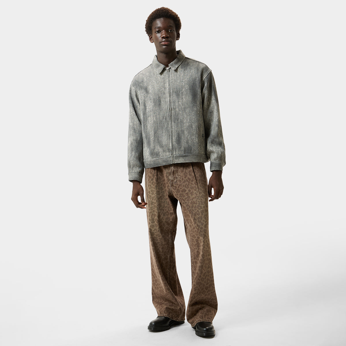 HUF (ハフ) Worldwide JP /TOPS & SHIRTS（トップス&シャツ）/ HERRINGBONE FADE ZIP LS SHIRT商品 / BROWN