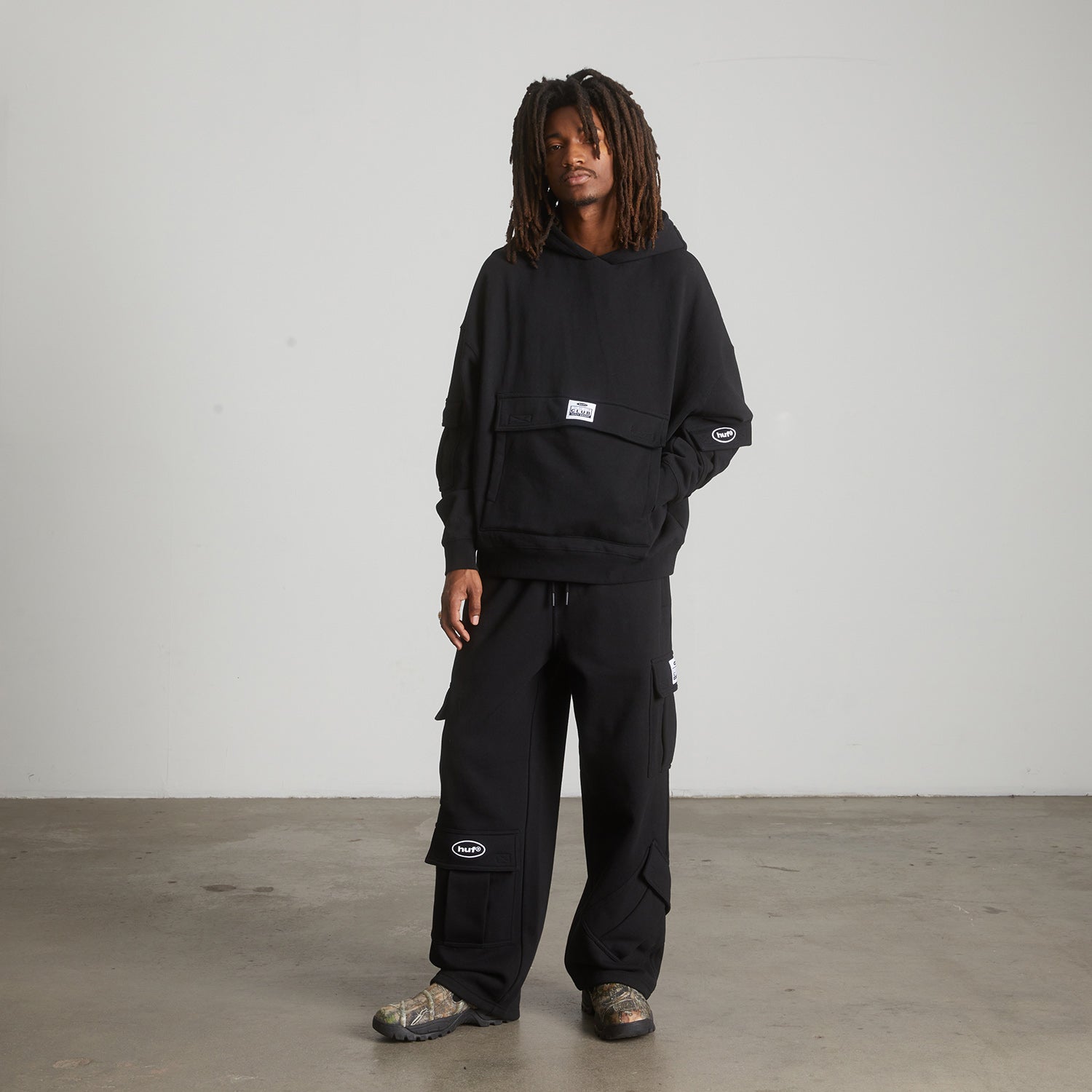 HUF (ハフ) Worldwide JP /HOODIES（パーカー）/ HUF X PROCLUB MULTI POCKET HOODIE商品 / BLACK