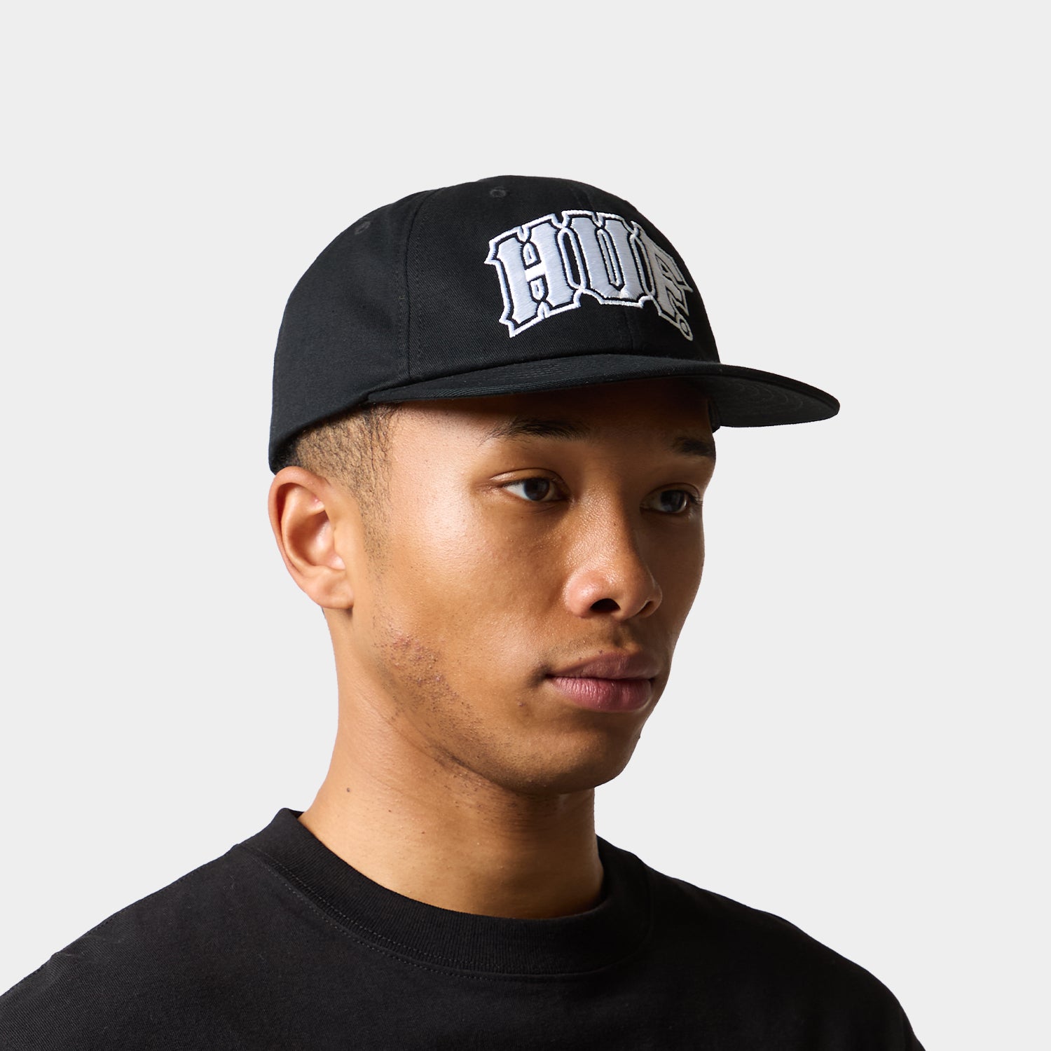 CLASSIC ARCH SNAPBACK｜HATS ＆ BEANIES（ハット&ビーニー）｜【公式