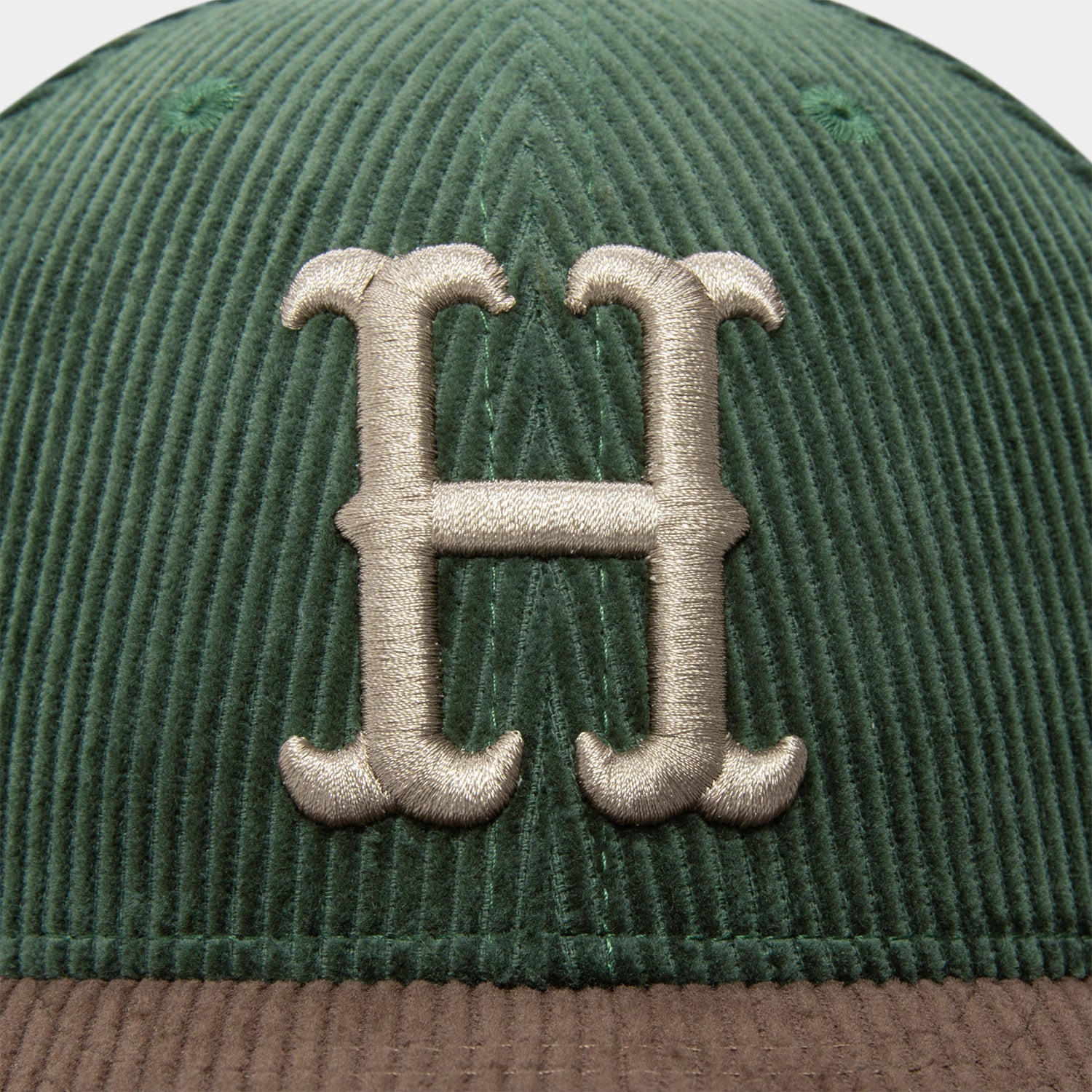 HUF (ハフ) Worldwide JP /HATS ＆ BEANIES（ハット&ビーニー）/ NEW ERA® CLASSIC H CORDUROY HAT商品 / DK GREEN