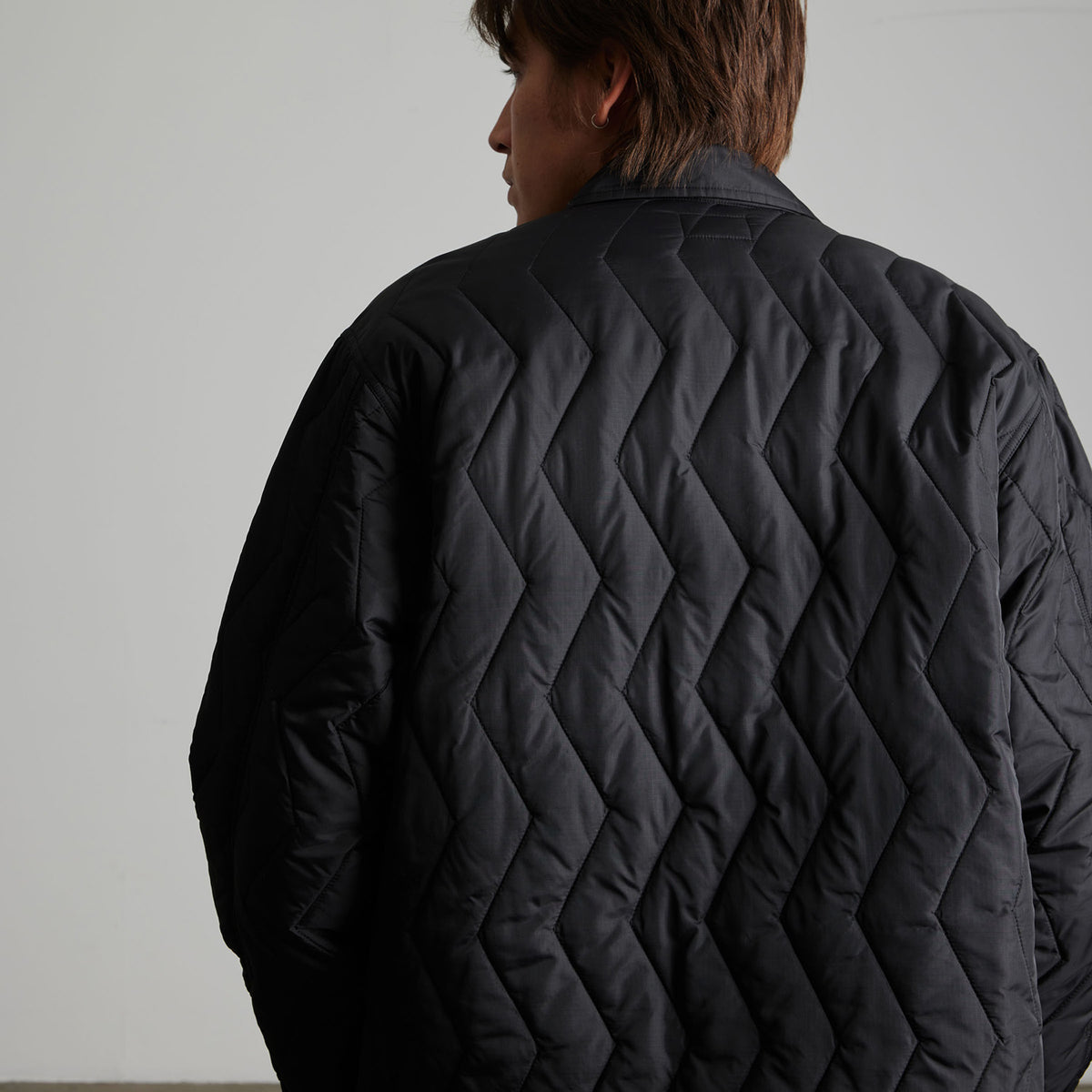 HUF (ハフ) Worldwide JP /JACKETS（ジャケット）/ ZIG ZAG QUILTED CHORE JACKET商品 / BLACK