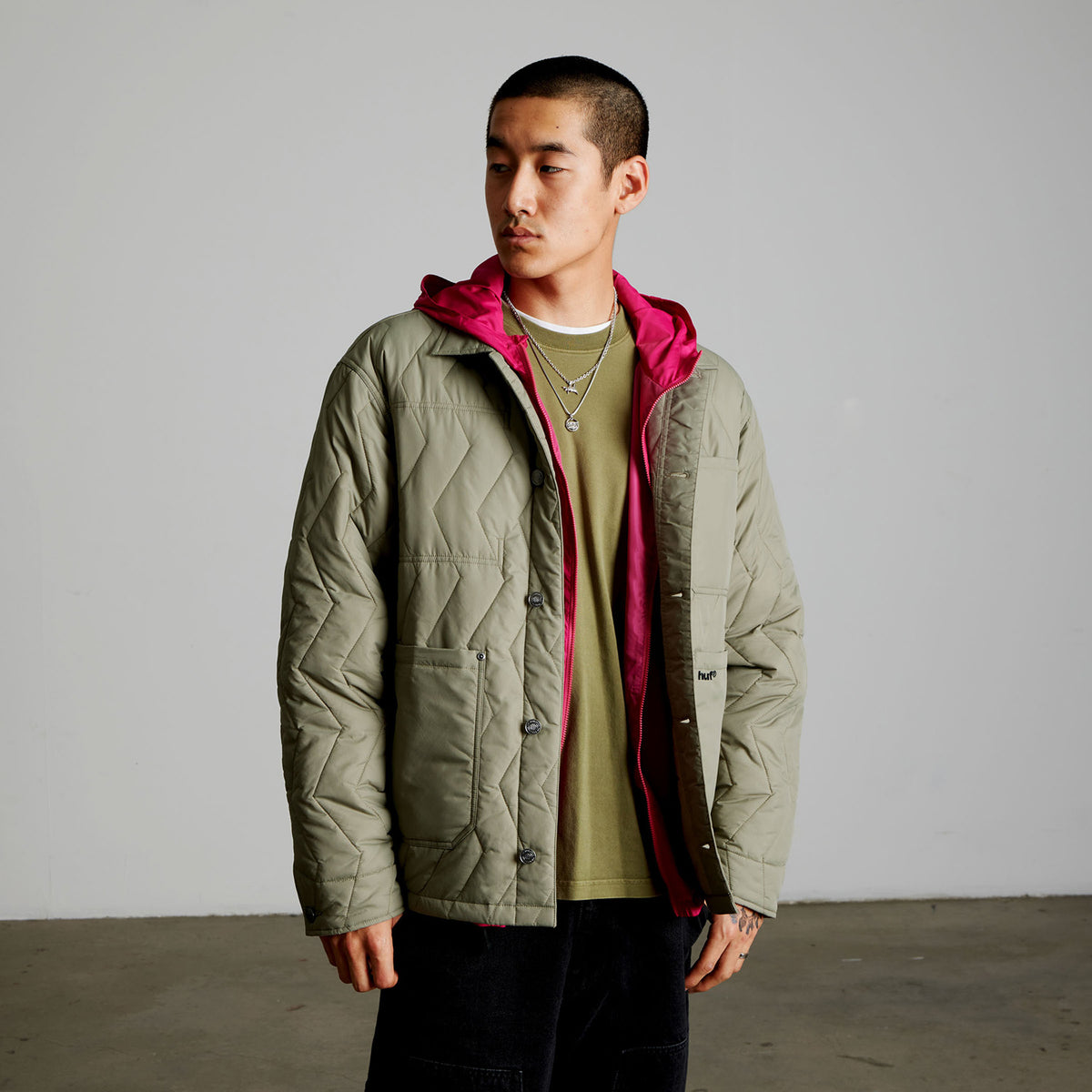 HUF (ハフ) Worldwide JP /JACKETS（ジャケット）/ ZIG ZAG QUILTED CHORE JACKET商品 / BLACK