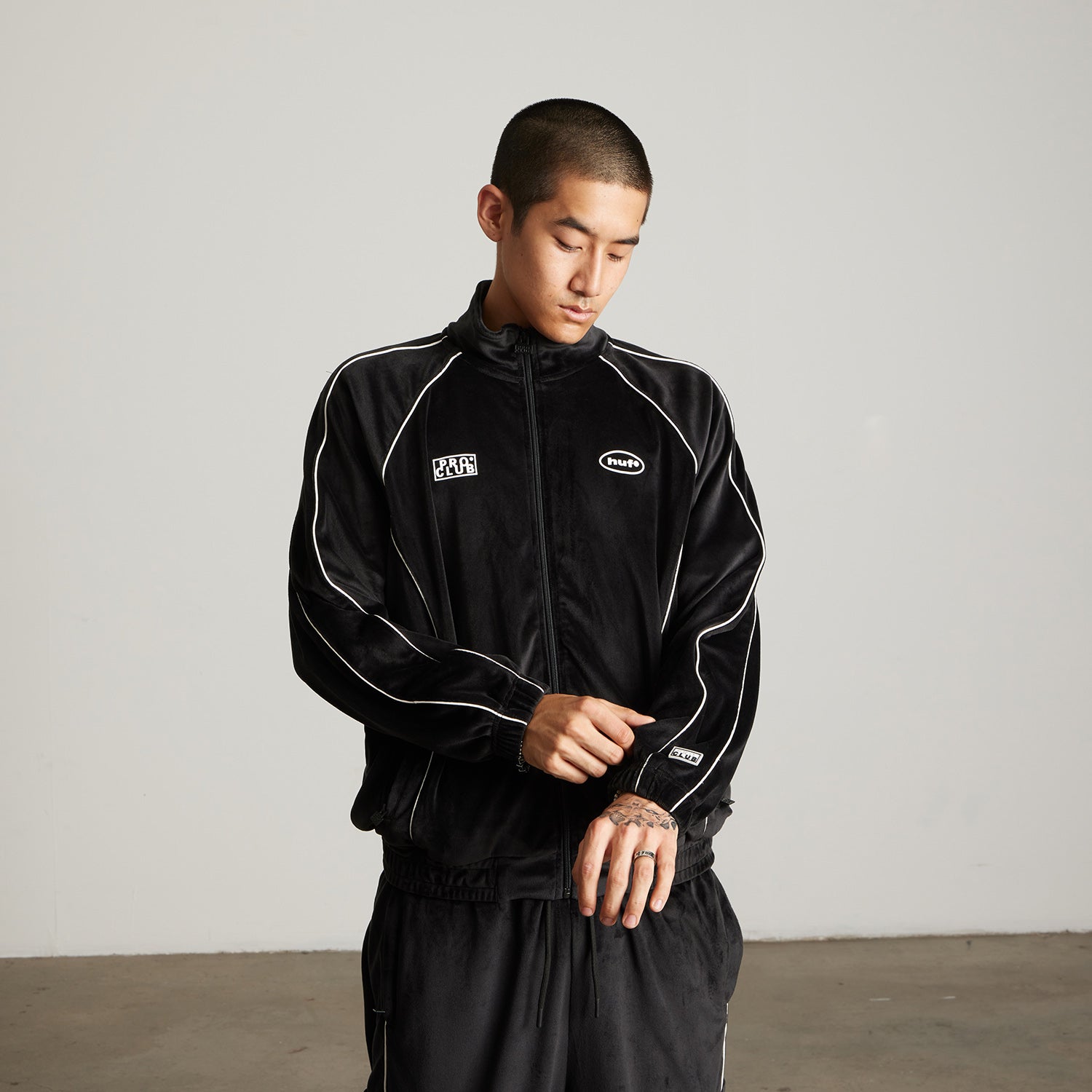 HUF (ハフ) Worldwide JP /JACKETS（ジャケット）/ HUF X PROCLUB VELOUR TRACK JACKET商品 / BLACK