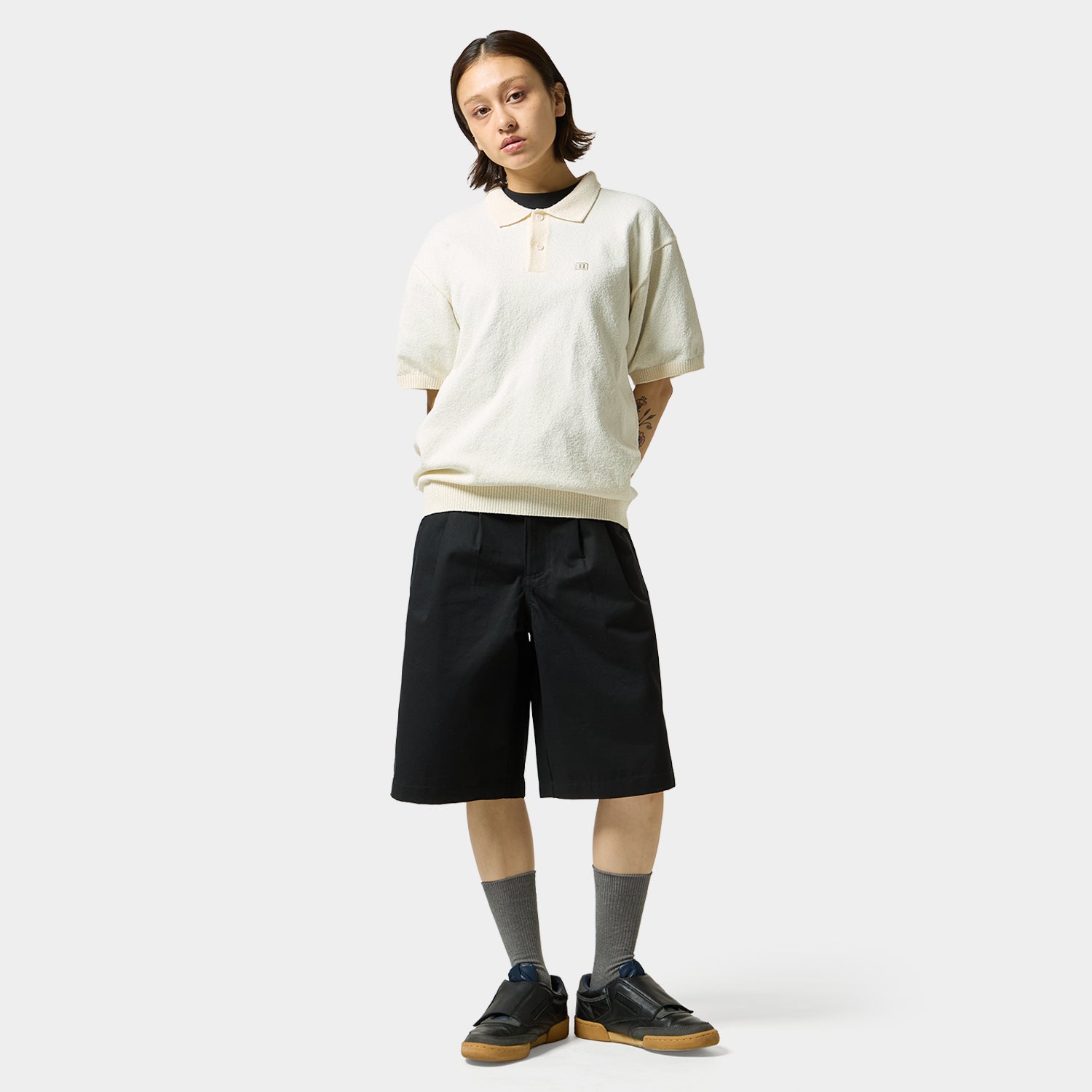 HUF (ハフ) Worldwide JP /TOPS & SHIRTS（トップス&シャツ）/ SERIF H KNIT POLO TOP商品 / BLACK