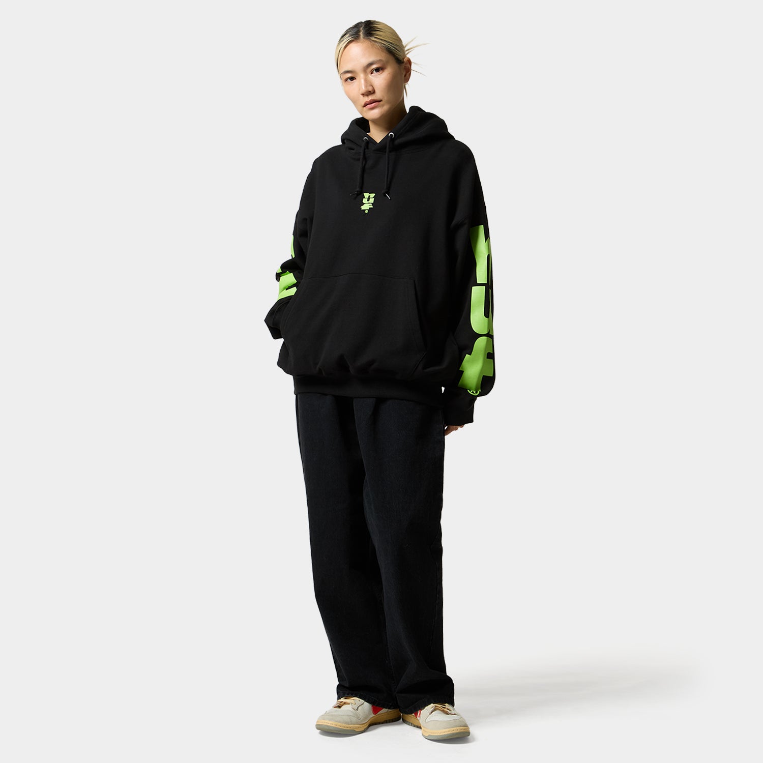 オンラインストア限定】MEGABLAST HOODIE｜HOODIES（パーカー