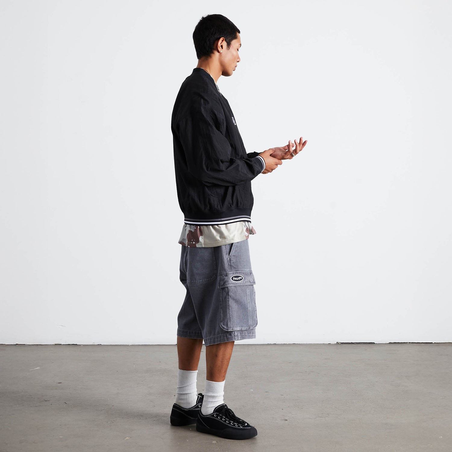 HUF (ハフ) Worldwide JP /SHORTS（ショーツ）/ OVAL DENIM CARGO SHORT商品 / INDIGO