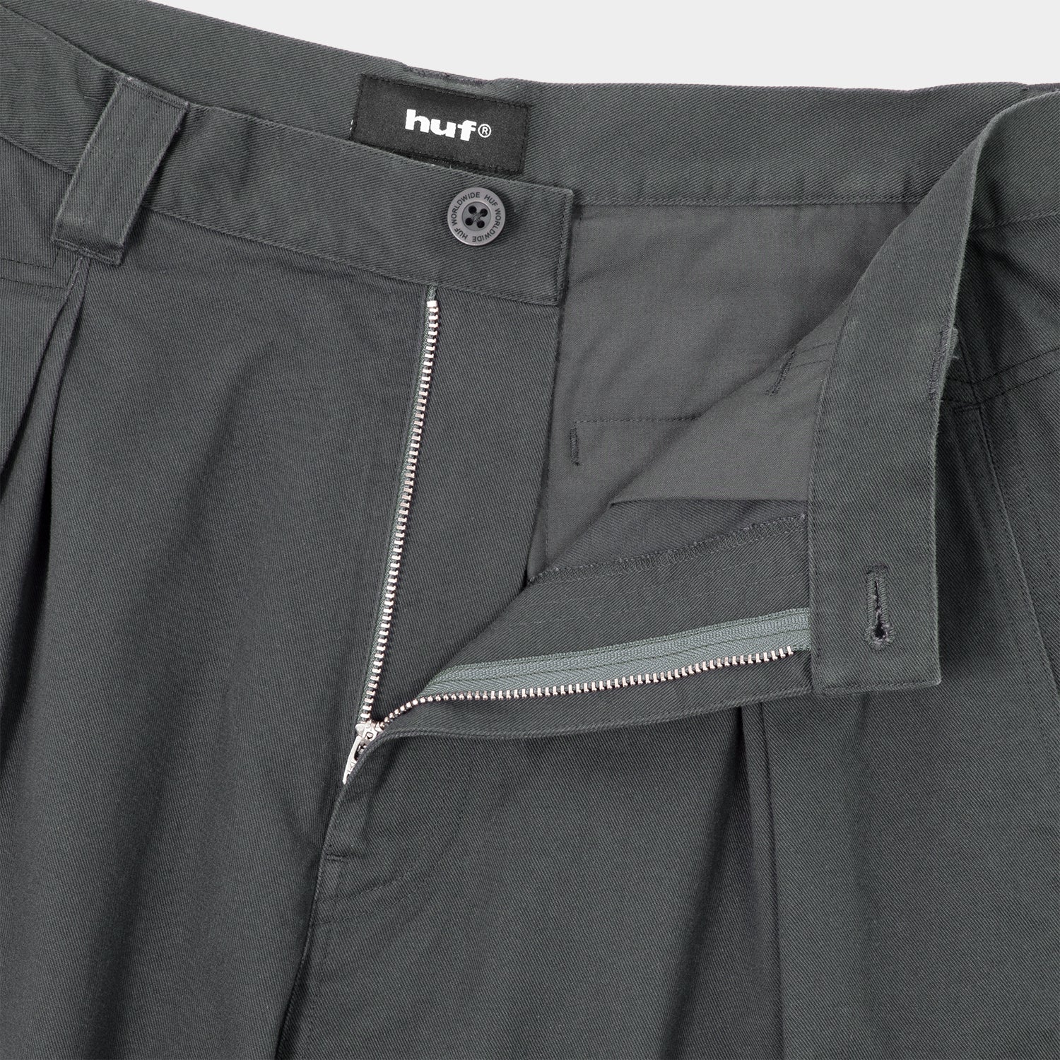 HUF (ハフ) Worldwide JP /PANTS（パンツ）/ HUF TWO TUCK TROUSER商品 / CHARCOAL GREY
