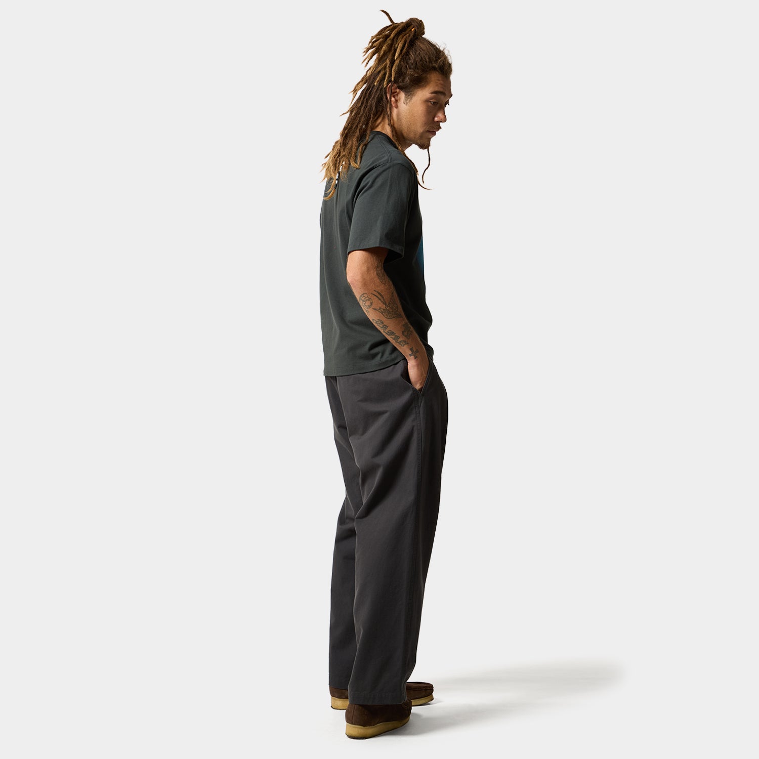 HUF (ハフ) Worldwide JP /PANTS（パンツ）/ HUF TWO TUCK TROUSER商品 / CHARCOAL GREY