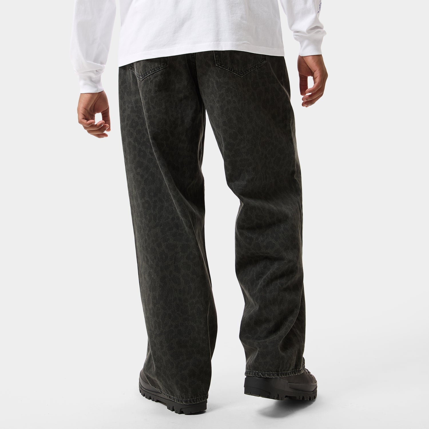 HUF (ハフ) Worldwide JP /PANTS（パンツ）/ LEOPARD WIDE DENIM PANT商品 / BROWN