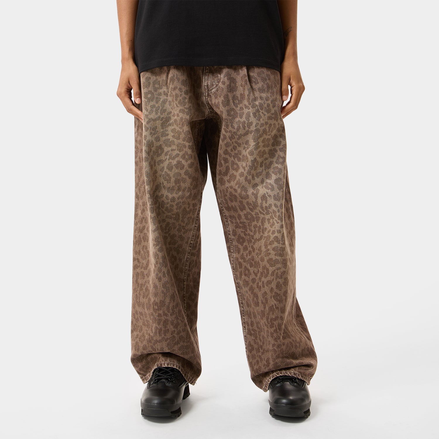 HUF (ハフ) Worldwide JP /PANTS（パンツ）/ LEOPARD WIDE DENIM PANT商品 / BROWN