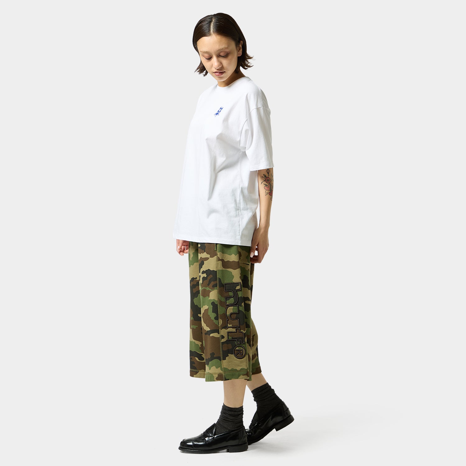 HUF (ハフ) Worldwide JP /T-SHIRTS（Tシャツ）/ MEGABLAST CAMO TEE商品 / BLACK