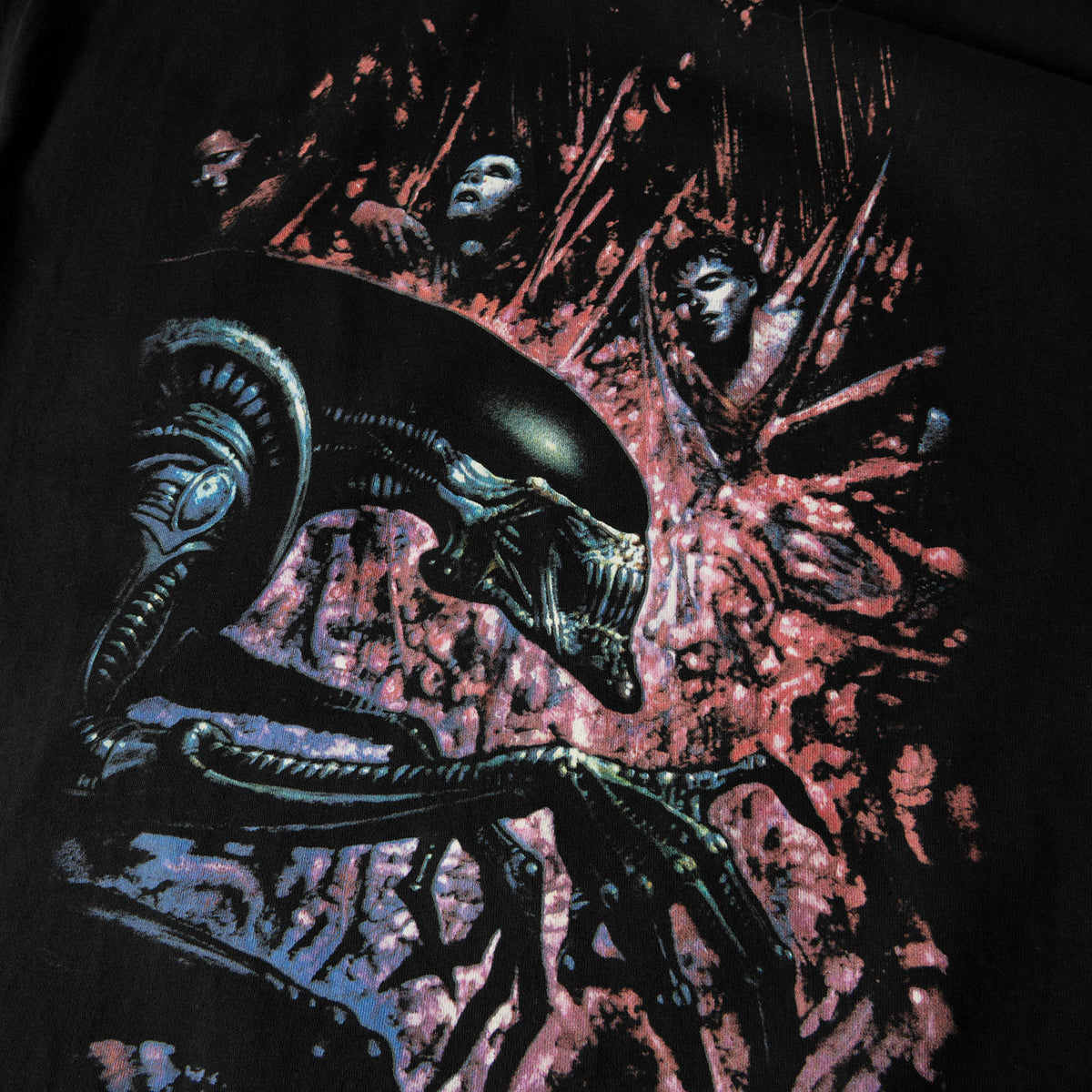 HUF (ハフ) Worldwide JP /T-SHIRTS（Tシャツ）/ HUF X ALIENS MANIFEST TEE商品 / BLACK