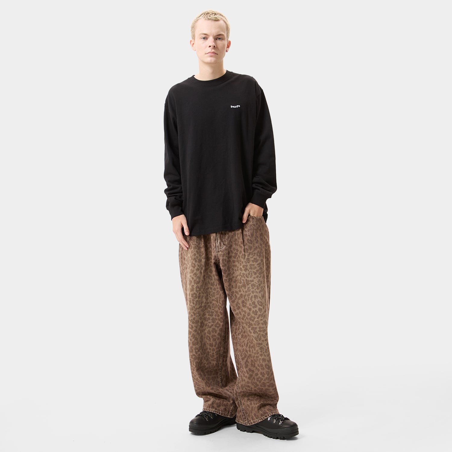 HUF (ハフ) Worldwide JP /T-SHIRTS（Tシャツ）/ huf eightynine LS TEE商品 / OLIVE