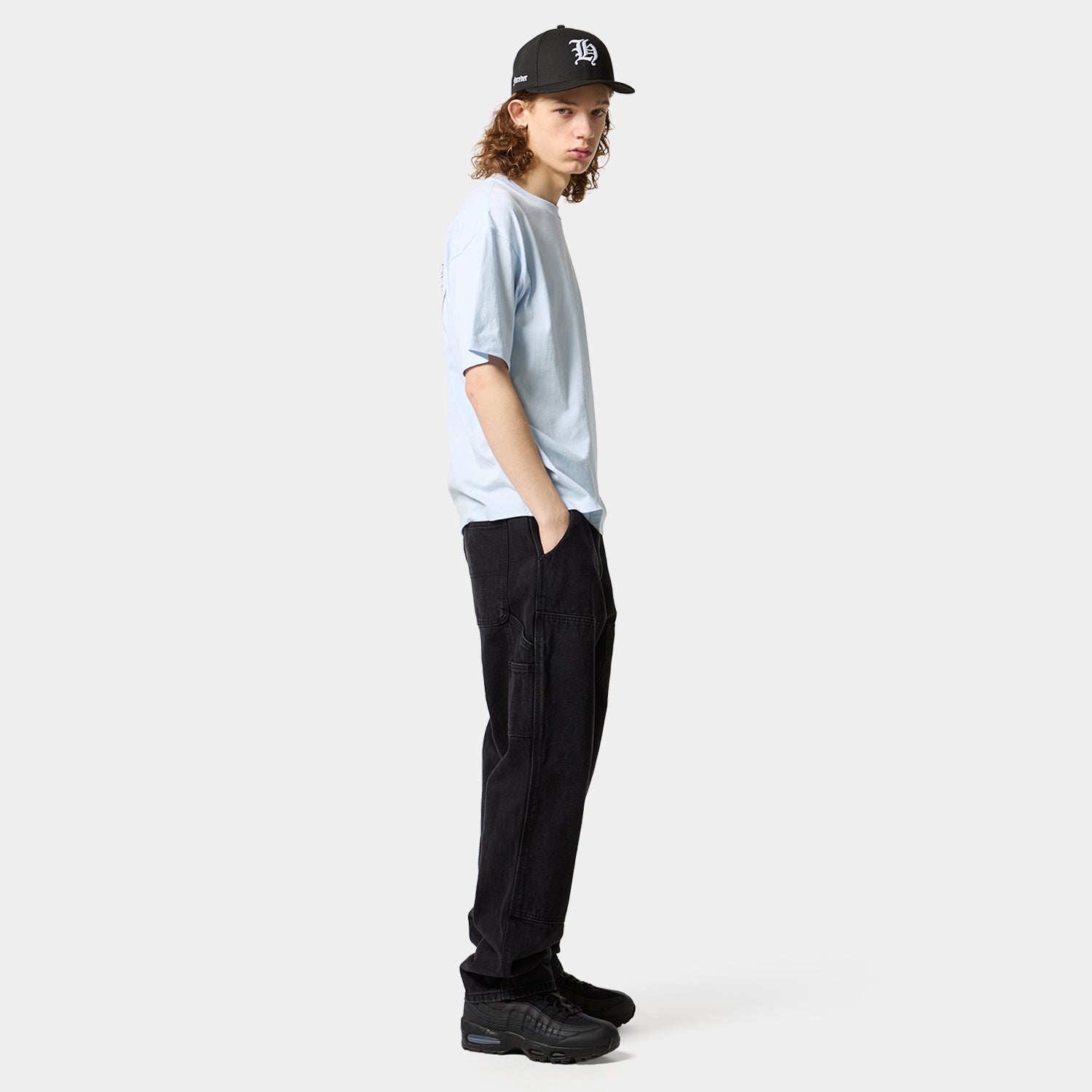HUF (ハフ) Worldwide JP /T-SHIRTS（Tシャツ）/ SHARP SCRIPT TEE商品 / LT BLUE