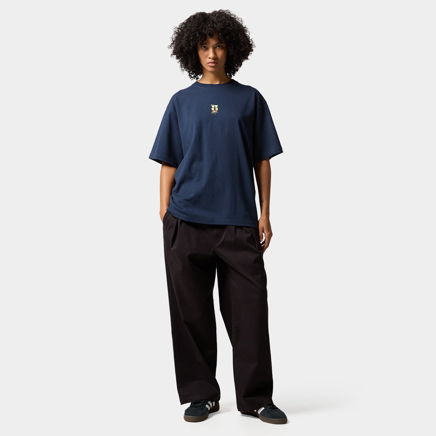 HUF (ハフ) Worldwide JP /T-SHIRTS（Tシャツ）/ KNOCKOUT FLOWER TEE商品 / NAVY
